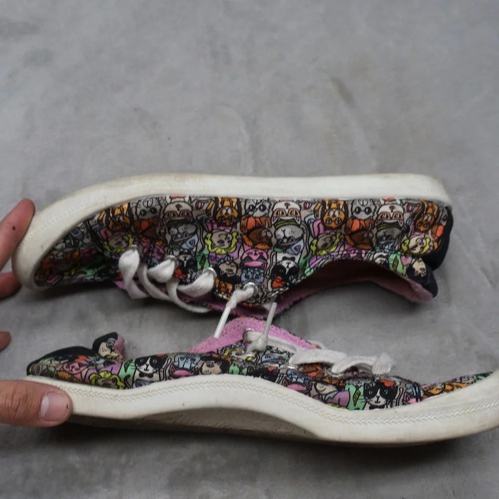 Skechers BOBS Women 9 Sneakers White Cat Print Slip On Beach Bingo Classy Casual